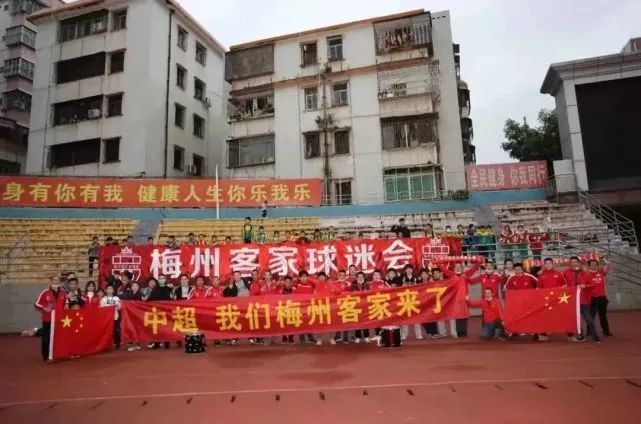 他的数据是右边锋都做不到的。